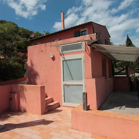 Casale Santa Lucia *